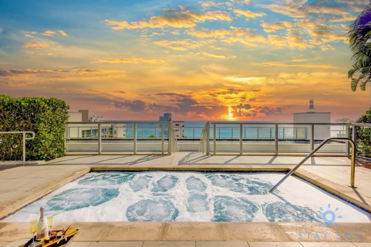 Vila Hot Tub & Rooftop Pool- Near Beach Hollywood Exteriér fotografie